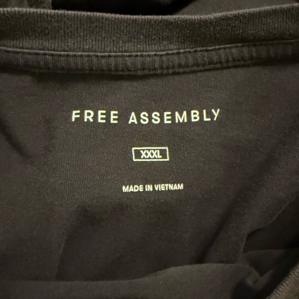 Women’s Basic Black Tee - Free Assembly! - image 4